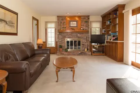 44 Middlesex Dr, Slingerlands, NY 12159 photo 5