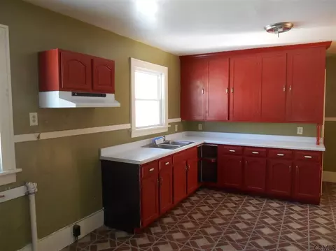 1106 Forest Rd, Schenectady, NY 12303 photo 3