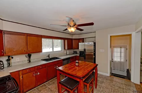 31 Tower Ave, Schenectady, NY 12304 photo 2