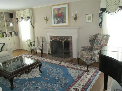32 Tierney Dr, Delmar, NY 12054 photo 2