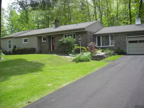 4 Flint Dr, Delmar, NY 12054 photo 1