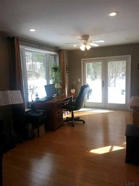 4 Flint Dr, Delmar, NY 12054 photo 4