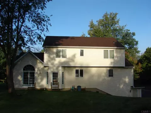 3 Mann Blvd, Clifton Park, NY 12065 photo 2