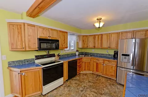 9 Greenock Rd, Delmar, NY 12054 photo 6