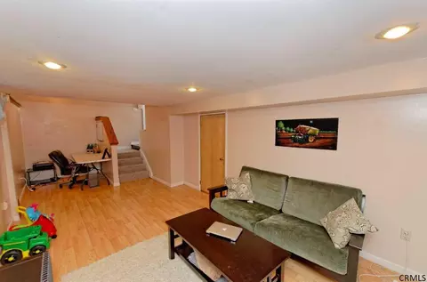 9 Greenock Rd, Delmar, NY 12054 photo 12