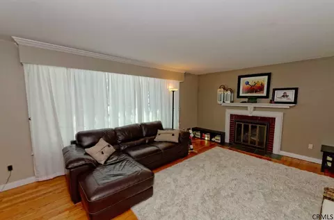 9 Greenock Rd, Delmar, NY 12054 photo 9