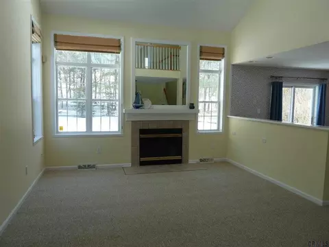 21 Devon Ct, Voorheesville, NY 12186 photo 4