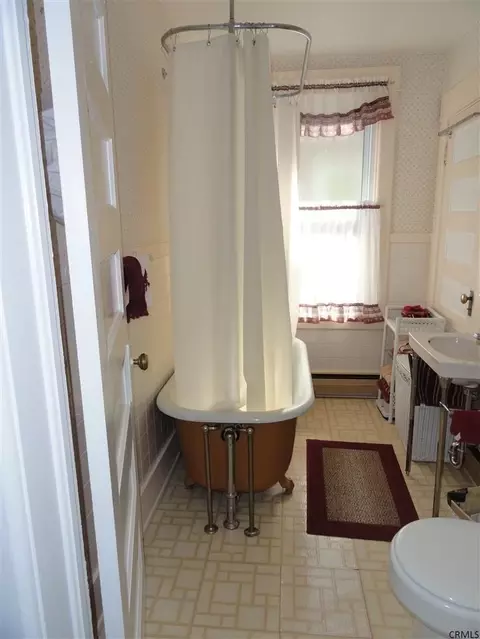 1037 Baker Ave, Schenectady, NY 12309 photo 14