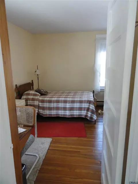 1037 Baker Ave, Schenectady, NY 12309 photo 13
