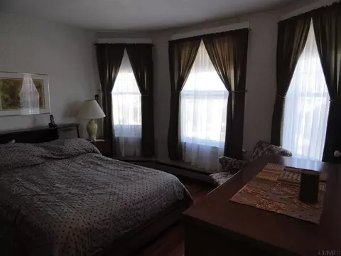 1037 Baker Ave, Schenectady, NY 12309 photo 10