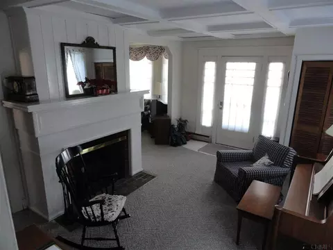 1037 Baker Ave, Schenectady, NY 12309 photo 2