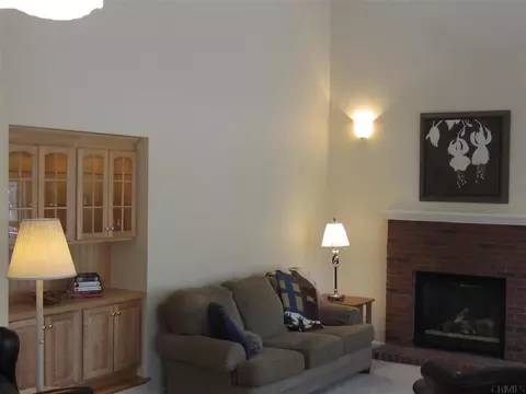 75 Patterson Dr, Glenmont, NY 12077 photo 5