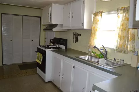 155 Klapmeyer Rd, Amsterdam, NY 12010 photo 4