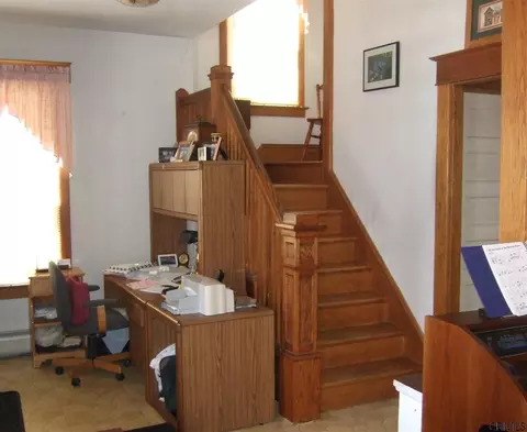75 Snowden Ave, Schenectady, NY 12304 photo 3