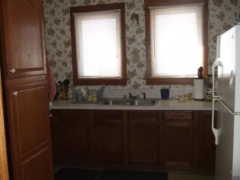 75 Snowden Ave, Schenectady, NY 12304 photo 7