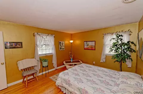 3 E Bayberry Rd, Glenmont, NY 12077 photo 17
