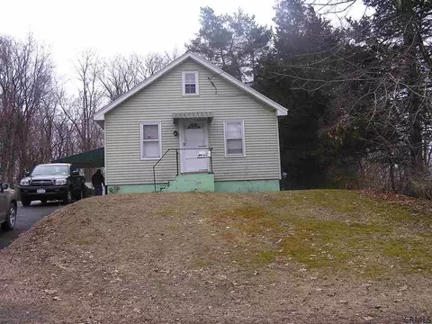 508 Chadwick Rd, Schenectady, NY 12304 photo 1
