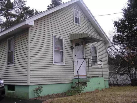 508 Chadwick Rd, Schenectady, NY 12304 photo 2