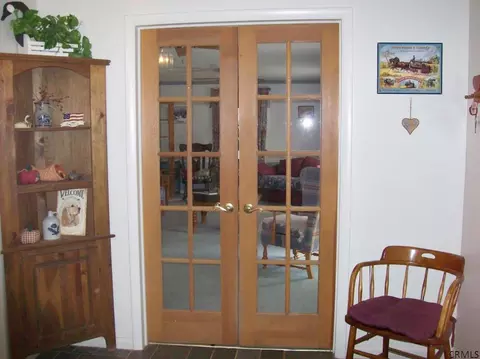 107 Maple Ave, Selkirk, NY 12158 photo 9