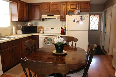 380 Olean St, Schenectady, NY 12306 photo 5