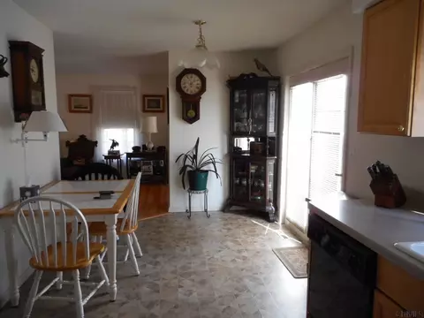 32 Brookside Dr, Saratoga Springs, NY 12866 photo 12