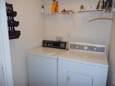 32 Brookside Dr, Saratoga Springs, NY 12866 photo 14