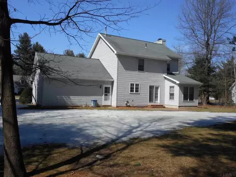 32 Brookside Dr, Saratoga Springs, NY 12866 photo 4