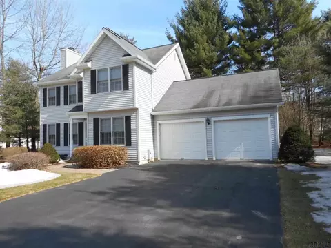 32 Brookside Dr, Saratoga Springs, NY 12866 photo 2