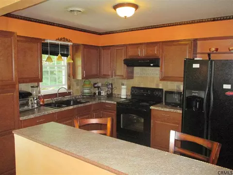 8 Elm Pl, Albany, NY 12203 photo 8