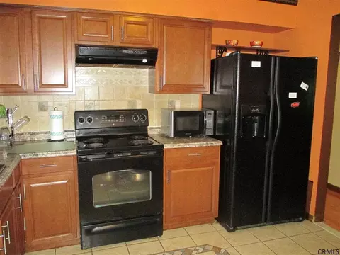 8 Elm Pl, Albany, NY 12203 photo 7