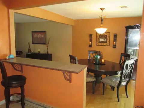 8 Elm Pl, Albany, NY 12203 photo 9
