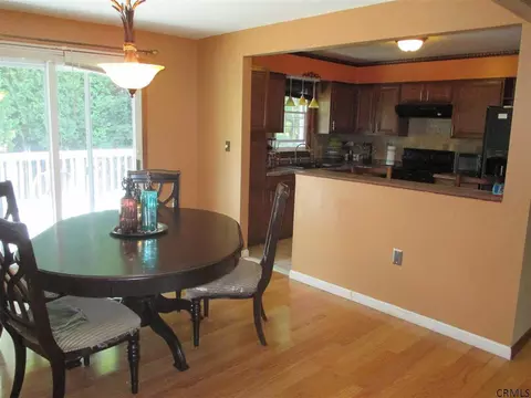 8 Elm Pl, Albany, NY 12203 photo 4