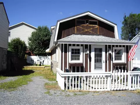 103 4th St, Saratoga Springs, NY 12866 photo 2
