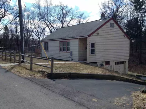 4 Bailey Ave, Delmar, NY 12054 photo 2