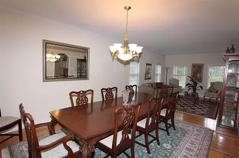 74 Gullane Dr, Slingerlands, NY 12159 photo 9