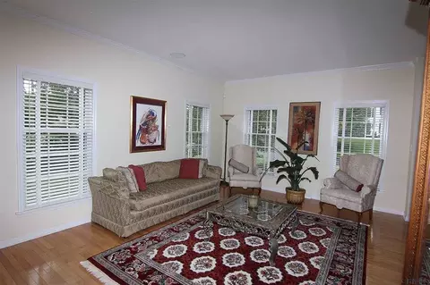 74 Gullane Dr, Slingerlands, NY 12159 photo 5
