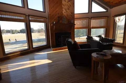 111 Perry Ln, Fonda, NY 12068 photo 4