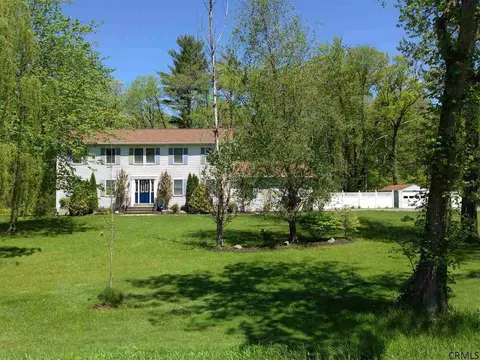 11 Hoffman St, Selkirk, NY 12158 photo 1