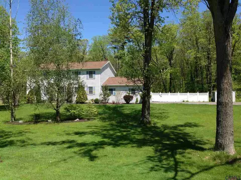11 Hoffman St, Selkirk, NY 12158 photo 4