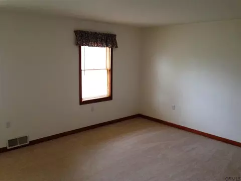 11 Hoffman St, Selkirk, NY 12158 photo 17