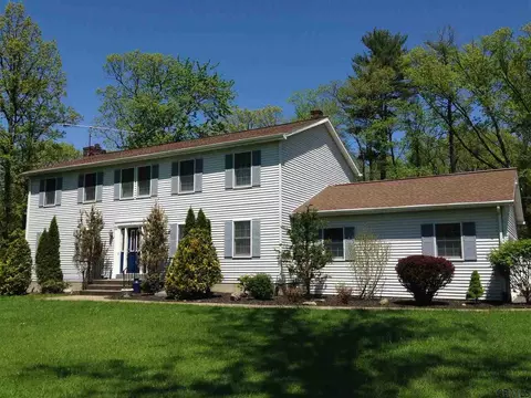 11 Hoffman St, Selkirk, NY 12158 photo 2