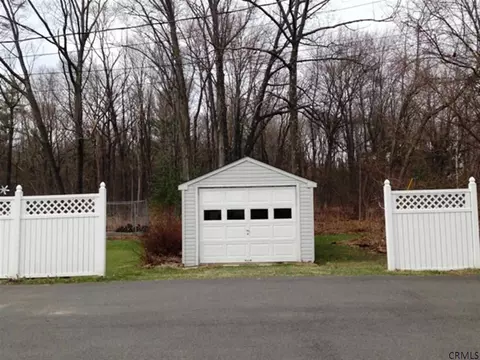 11 Hoffman St, Selkirk, NY 12158 photo 6