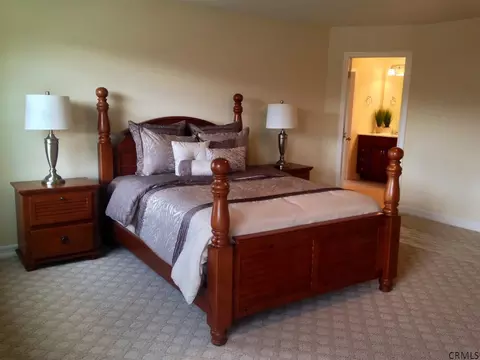118 Paddock Cir, Schenectady, NY 12306 photo 8