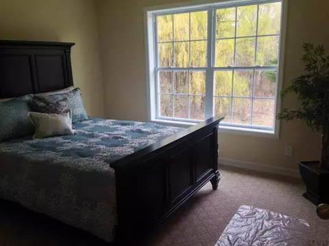118 Paddock Cir, Schenectady, NY 12306 photo 7
