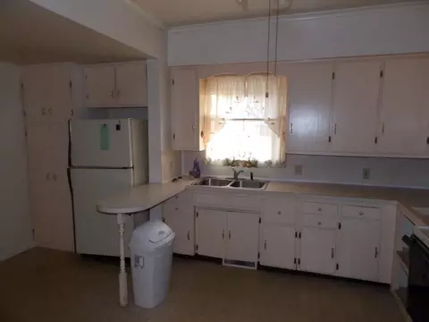 317 Perry St, Schenectady, NY 12306 photo 6