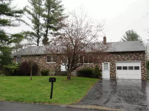 6 Wallace Dr, Delmar, NY 12054 photo 1