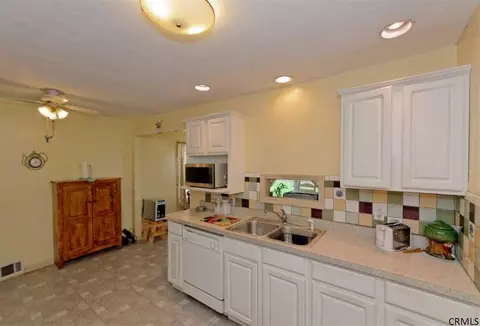 315 Sullivan Rd, Schenectady, NY 12304 photo 12