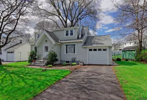 315 Sullivan Rd, Schenectady, NY 12304 photo 2
