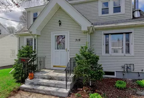 315 Sullivan Rd, Schenectady, NY 12304 photo 3