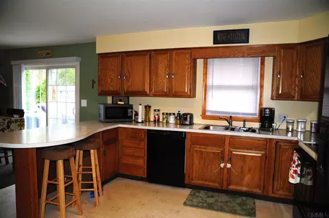 3 Colomba Dr, Schenectady, NY 12306 photo 5
